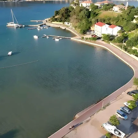 In - Insel Rab 43103 Apartament